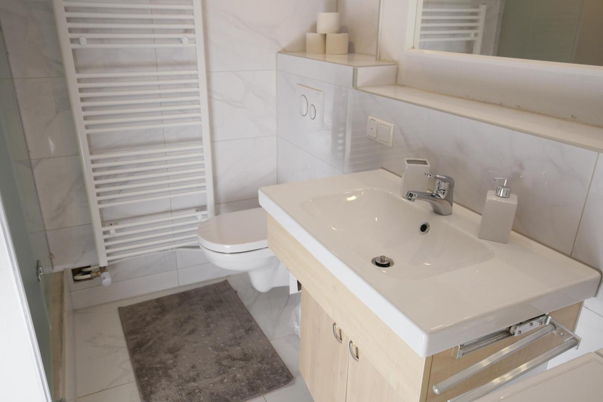 Appartment Mit Parkplatz Вюрцбург Экстерьер фото