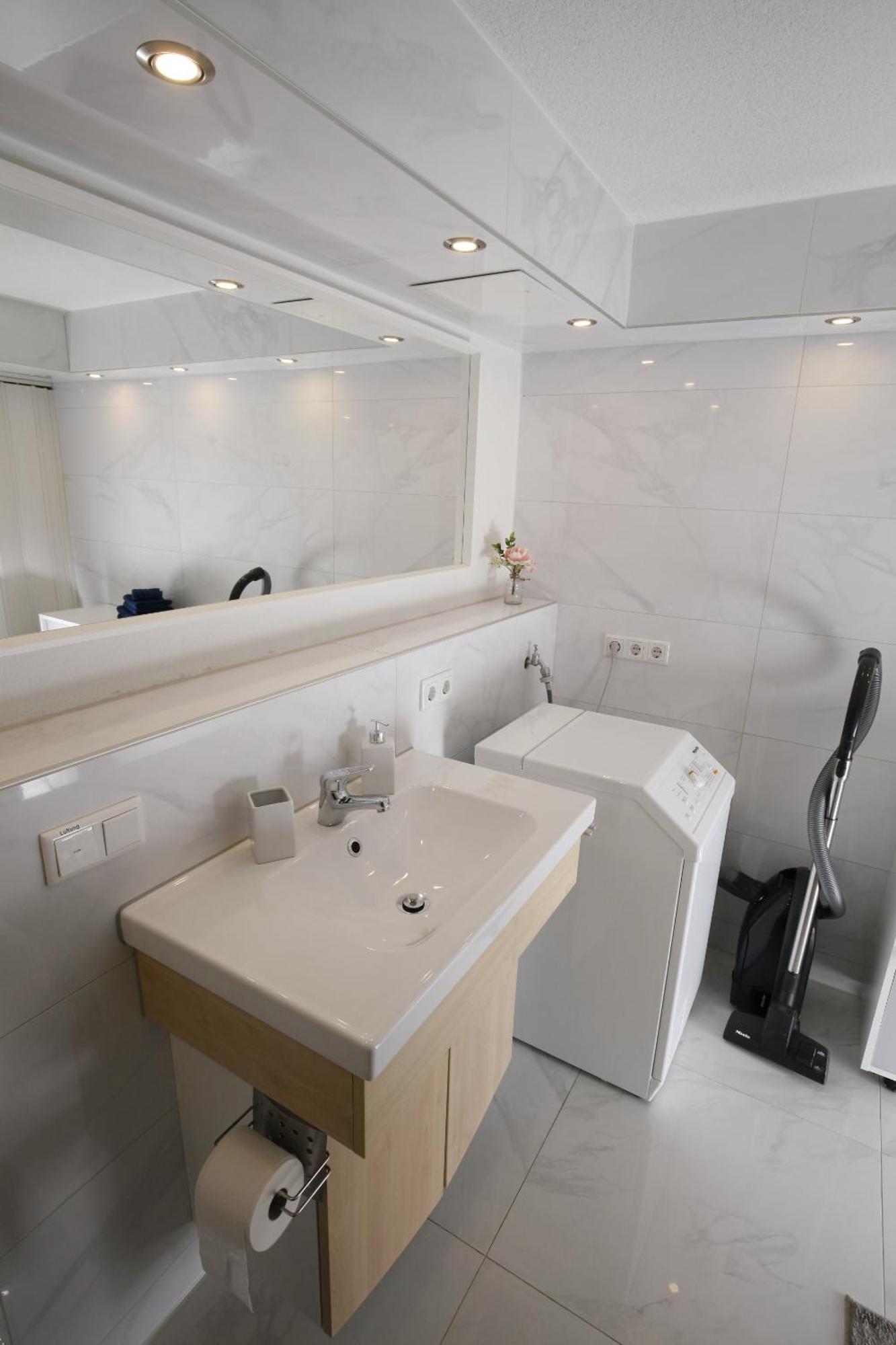 Appartment Mit Parkplatz Вюрцбург Экстерьер фото